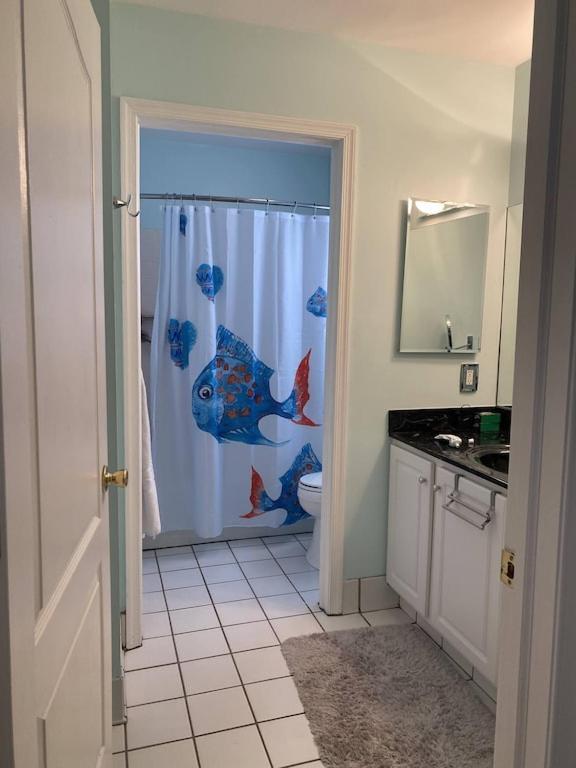 3 Bedroom Atlantic House Steps From Boardwalk, Beach, Shopping , Nightlife. Atlantic City